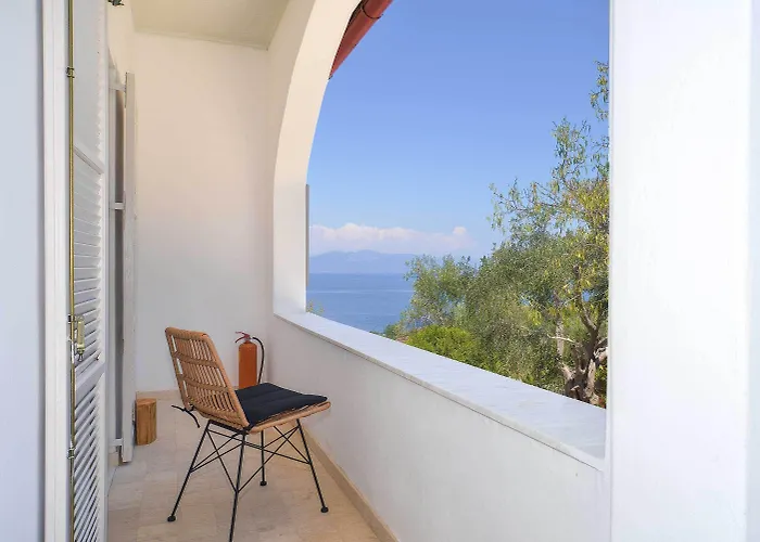 Paxosblue Suites & Villas