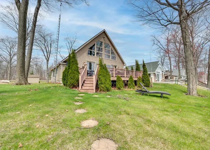 Waterfront Lake Huron Home - Private Beach!