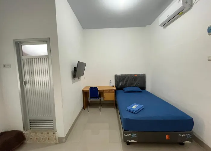 Hotel O Penginapan Musafir Syariah Near Paramount Woman & Childern'S Hospital
