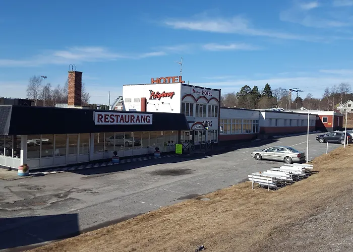 Highway Hotel