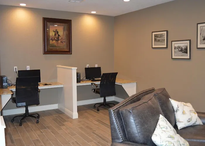 Heritage Place Hotel And Suites