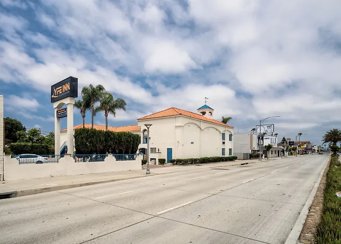 Lyfe Inn & Suites By Aga - Lax Airport