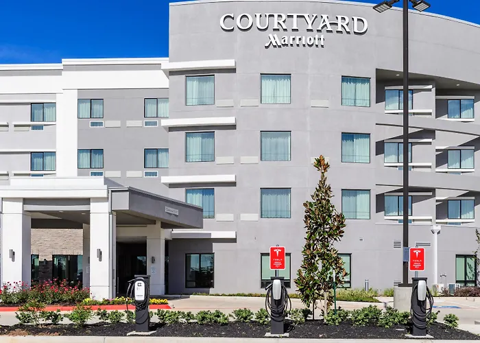 Courtyard By Marriott Lake Jackson