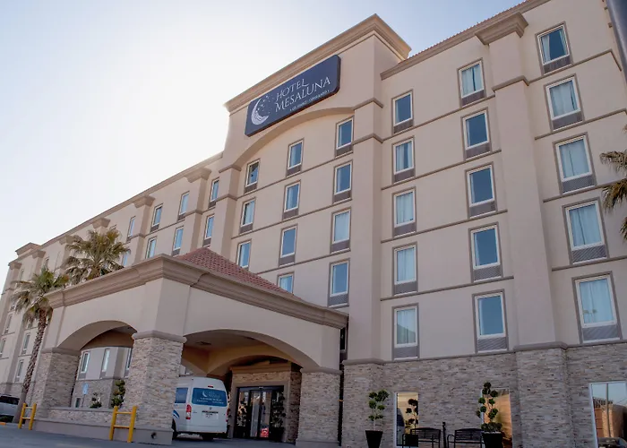 Hotel Mesaluna Near American Consulate