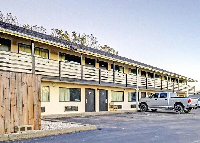 Brookville Inn By Oyo Near Dayton International Airport