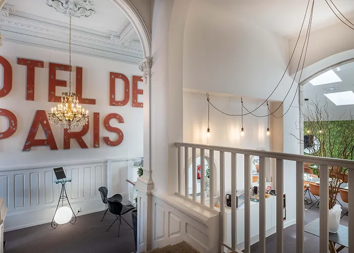 Hotel De Paris, Hotel Particulier Du XIX