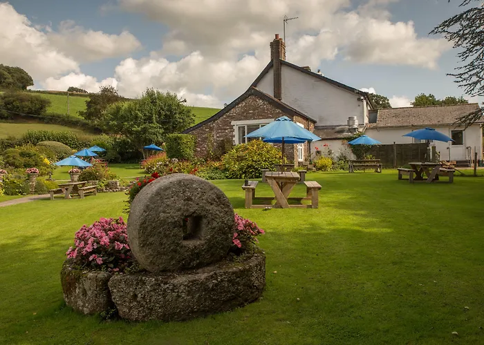 The Greyhound Inn And Hotel