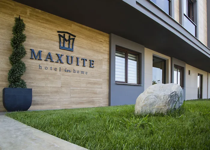 Maxuite Hotel In Home