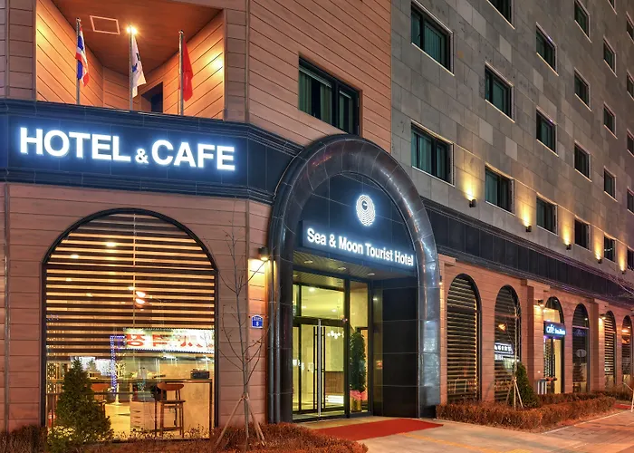 Sea Moon Tourist Hotel