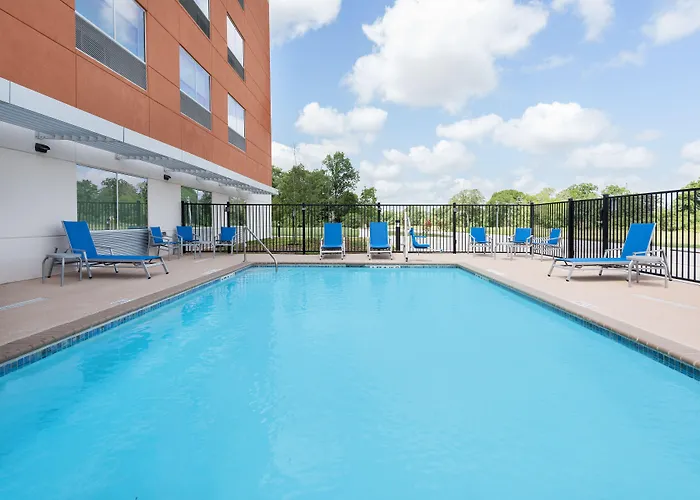 Holiday Inn Express & Suites Bryan - College Station By Ihg