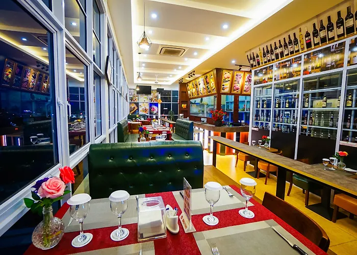 Green Rose Hotel