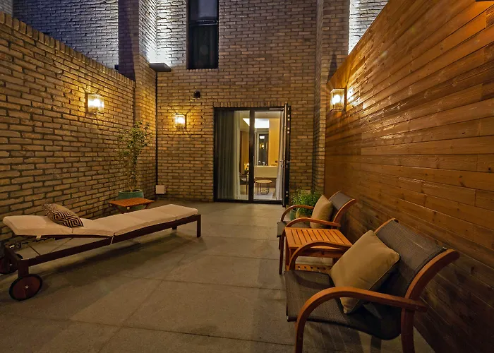 Hotel East9