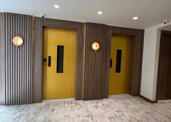 Lake Plaza Luxury Rooms