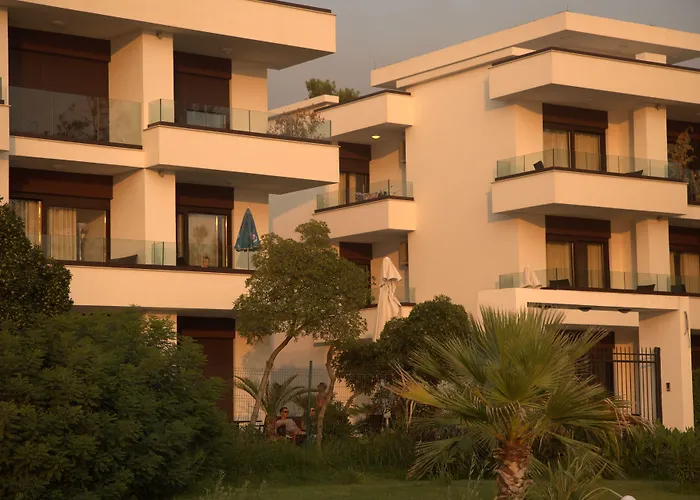 Apartments Kuce Lekovica Beach & Snack Bar- Bistro