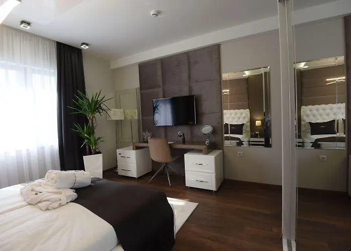 Hotel Mirror