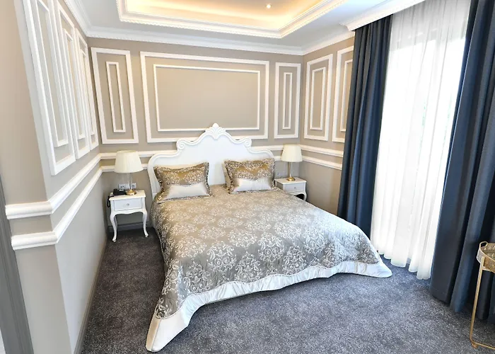 D'Lux Boutique Hotel