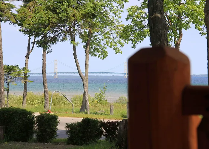 Mackinac Lake Trail Motel