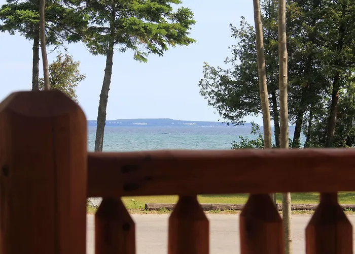 Mackinac Lake Trail Motel