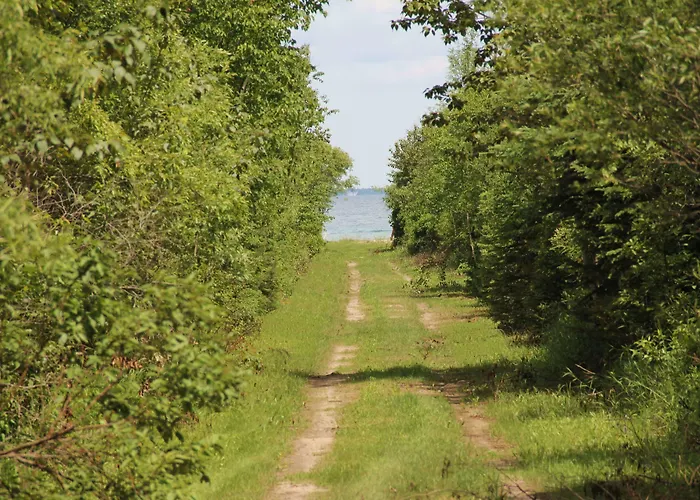 Mackinac Lake Trail Motel