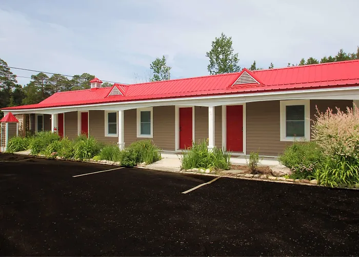 Mackinac Lake Trail Motel