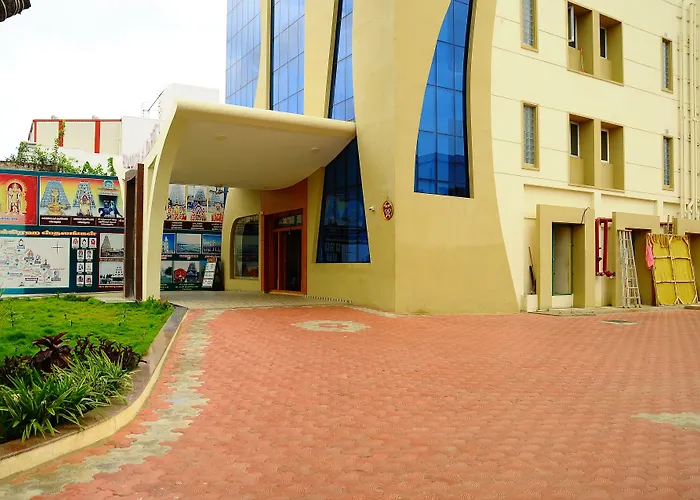 Hotel Aadhi