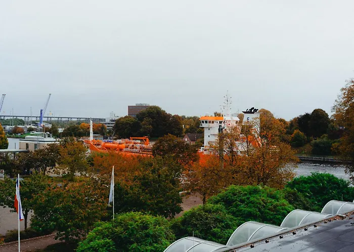 Conventgarten Waterfront - Kiel Canal