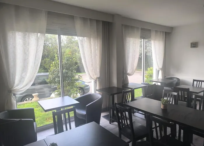 Adonis Lyon Est Hotel Artys