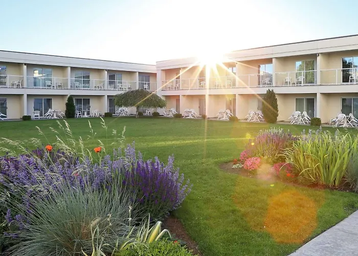 Best Western Plus Kelowna Hotel&Suites