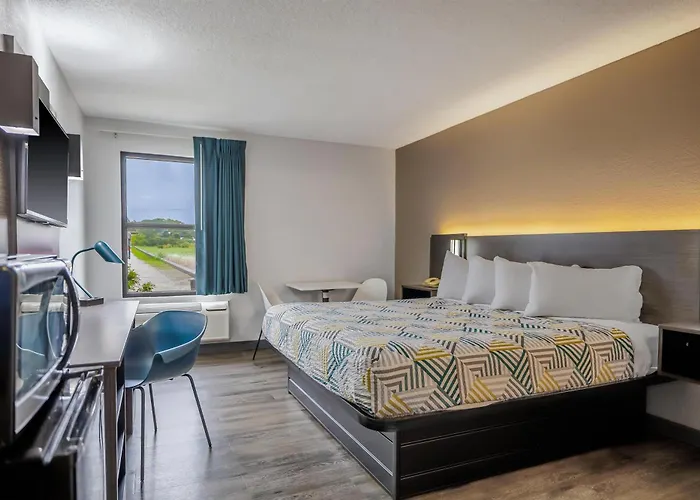 Motel 6 - Franklin, Oh