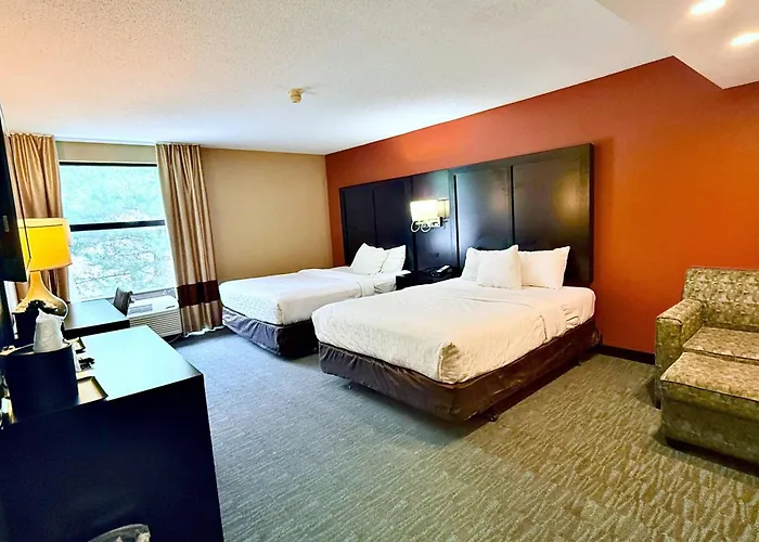 Clarion Inn & Suites Evansville Eastland Area