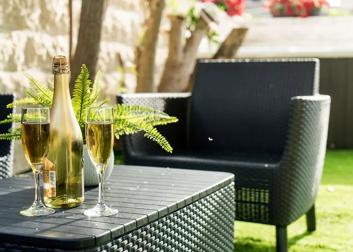Hotel La Finca - Luxury Suites Hotel - סוויטות יוקרה במרכז באר שבע עם ג'קוזי וחוויית אירוח פרימיום