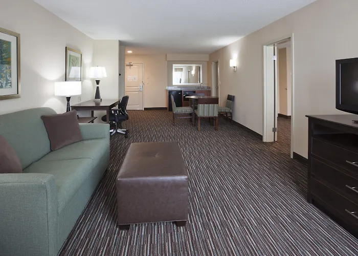 Holiday Inn Express & Suites Willmar By Ihg