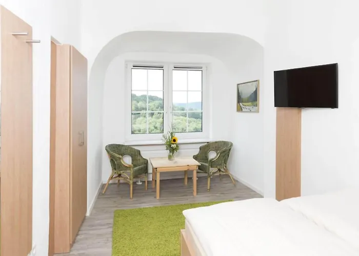 Hotel Garni BURG WALDENSTEIN