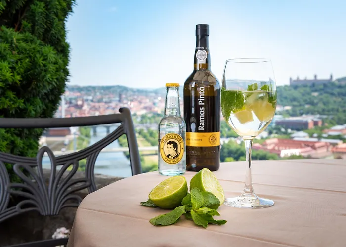 Schlosshotel Steinburg