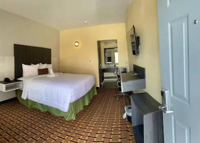 Homestay Inn & Suites Edinburg