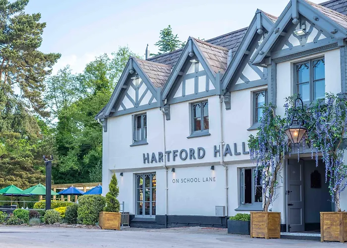 Hartford Hall On School Lane