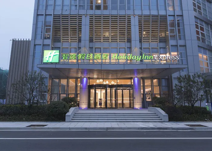 Holiday Inn Express Liyang Huafu By Ihg