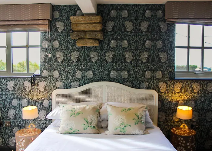 The Crescent Turner Hotel