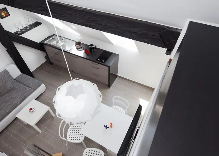 Kollmann Rooms And Apartments