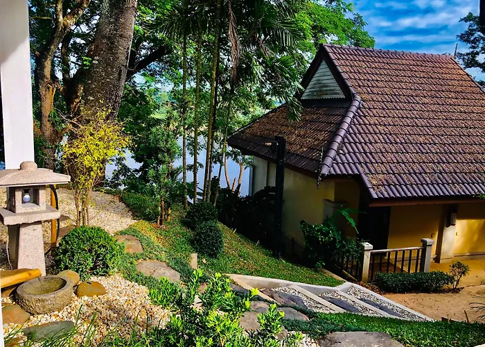 Chiangkhong Teak Garden Riverfront Hotel