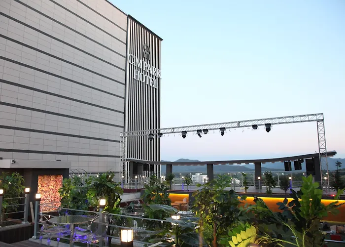 Cm Park Hotel