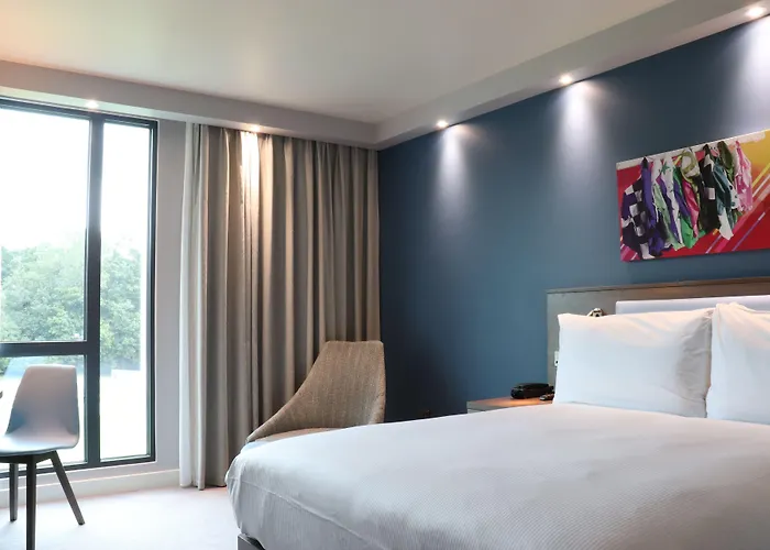 Hampton By Hilton Hamilton Park