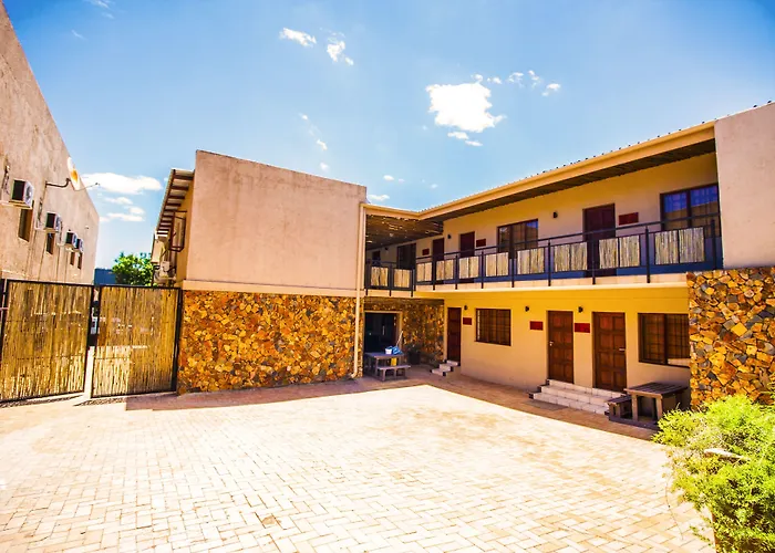 Coyotes Hotel & Conference Centre