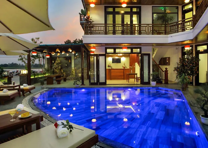 Threeway Riverside Villa Hoi An
