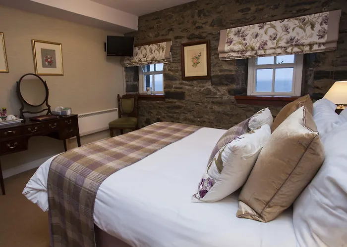 Port Charlotte Hotel