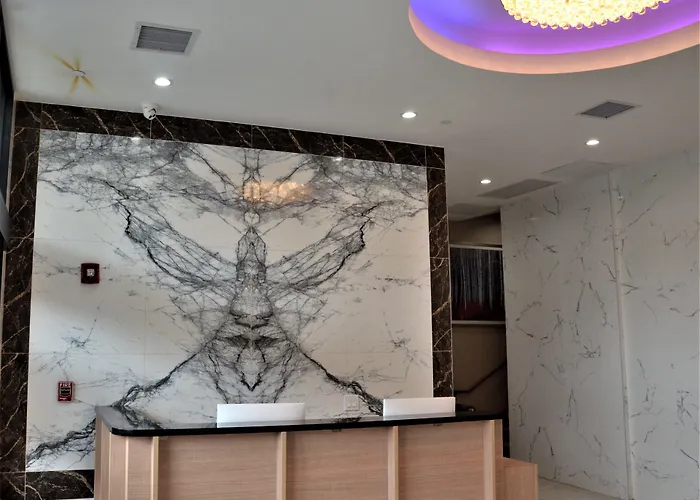 Lic Plaza Hotel