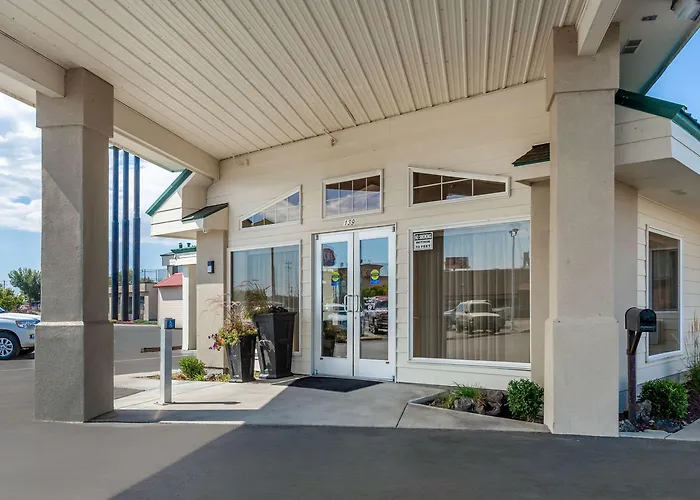 Rodeway Inn & Suites Ontario