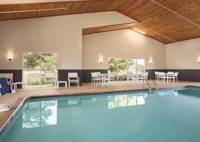 Country Inn & Suites By Radisson, Buffalo, Mn
