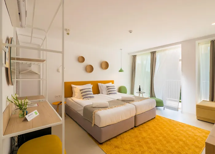 ibis Styles Golden Sands Roomer Hotel