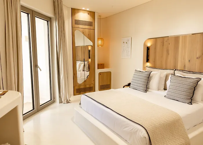 White Pebble Suites